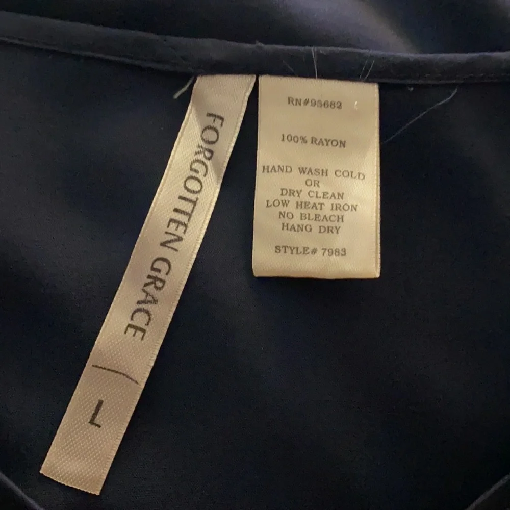 Forgotten Grace Embroidery Tunic Sz L - Picture 7 of 7